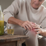 découvrez comment le jus de noni peut soulager les douleurs articulaires et améliorer votre santé grâce à ses propriétés anti-inflammatoires naturelles.