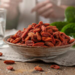 découvrez si le goji séché, reconnu pour améliorer la concentration, convient aux régimes végétariens et ses bienfaits pour une alimentation saine.