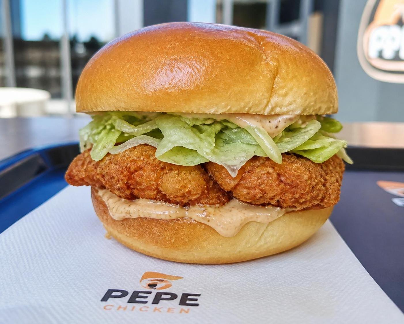 découvrez le menu pepe chicken avec les prix détaillés des tenders et burgers ainsi que leur apport calorique pour bien choisir votre repas.